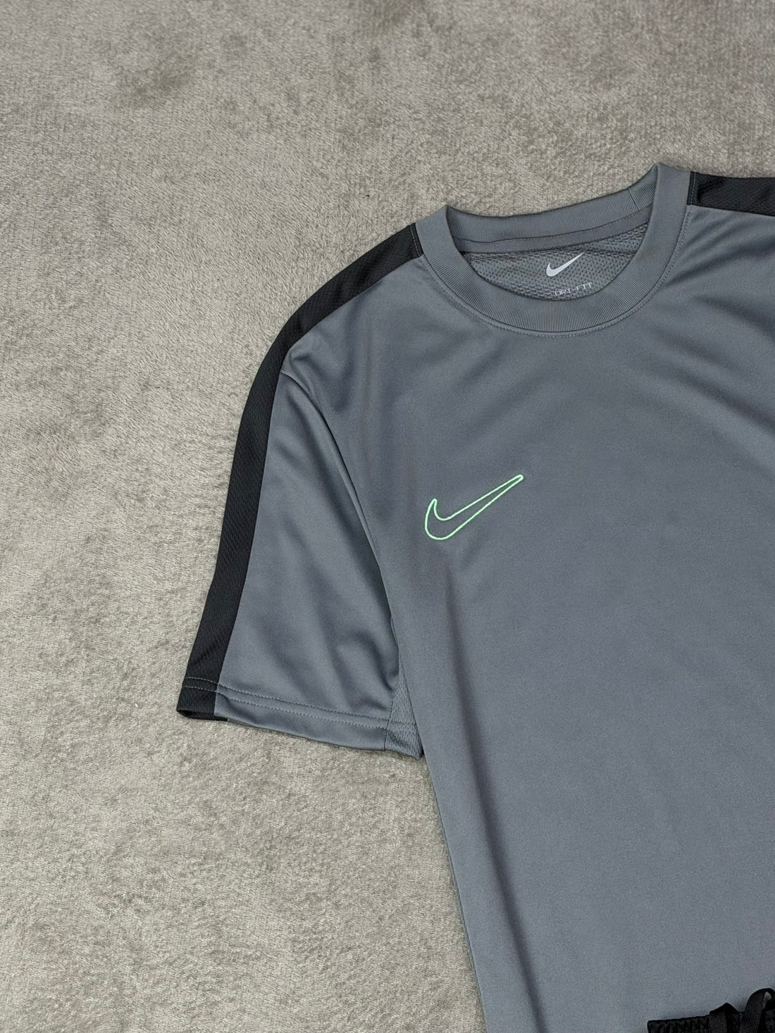 Camiseta Nike Academy 2026
