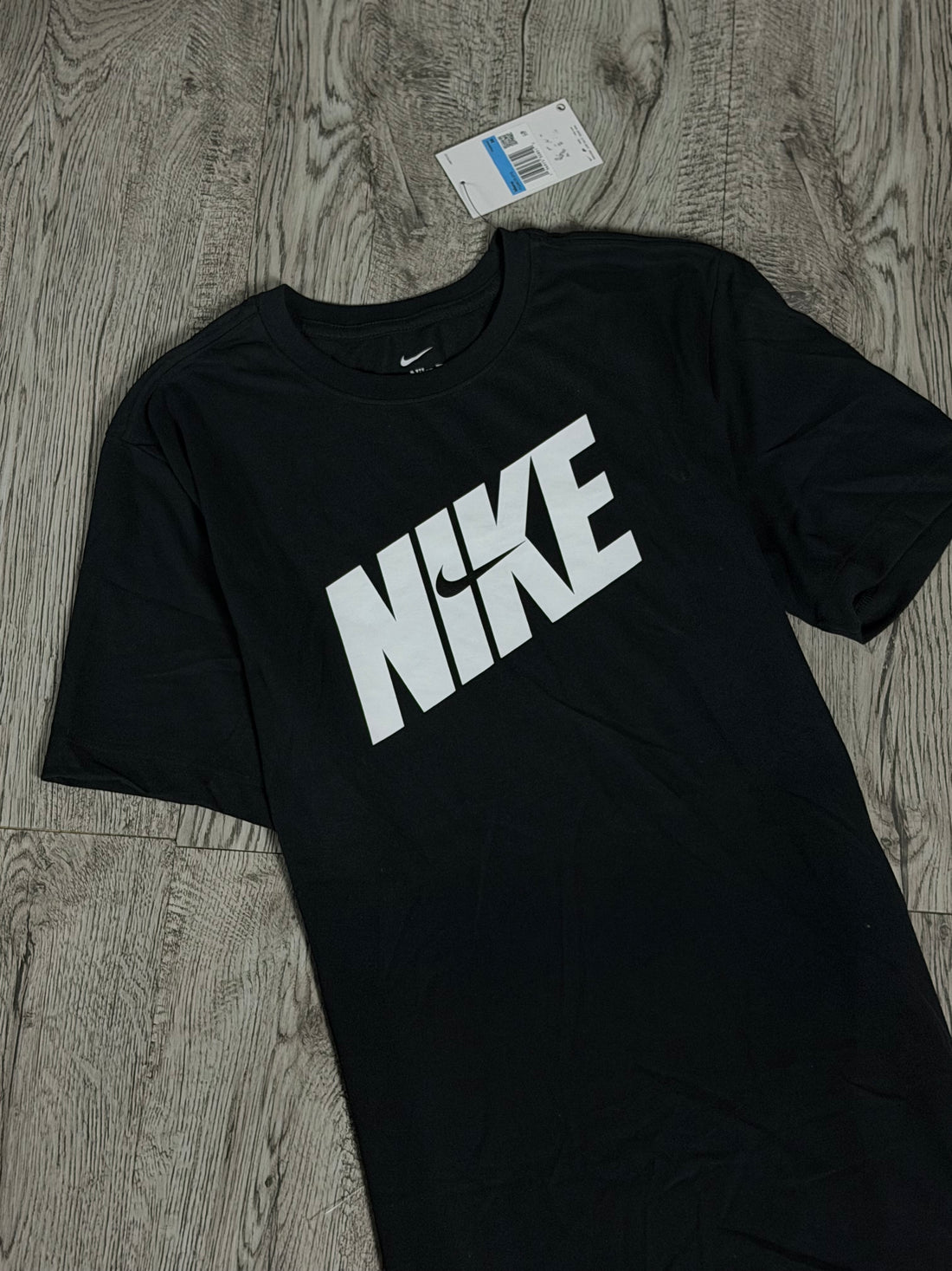 Camiseta Nike Vertical
