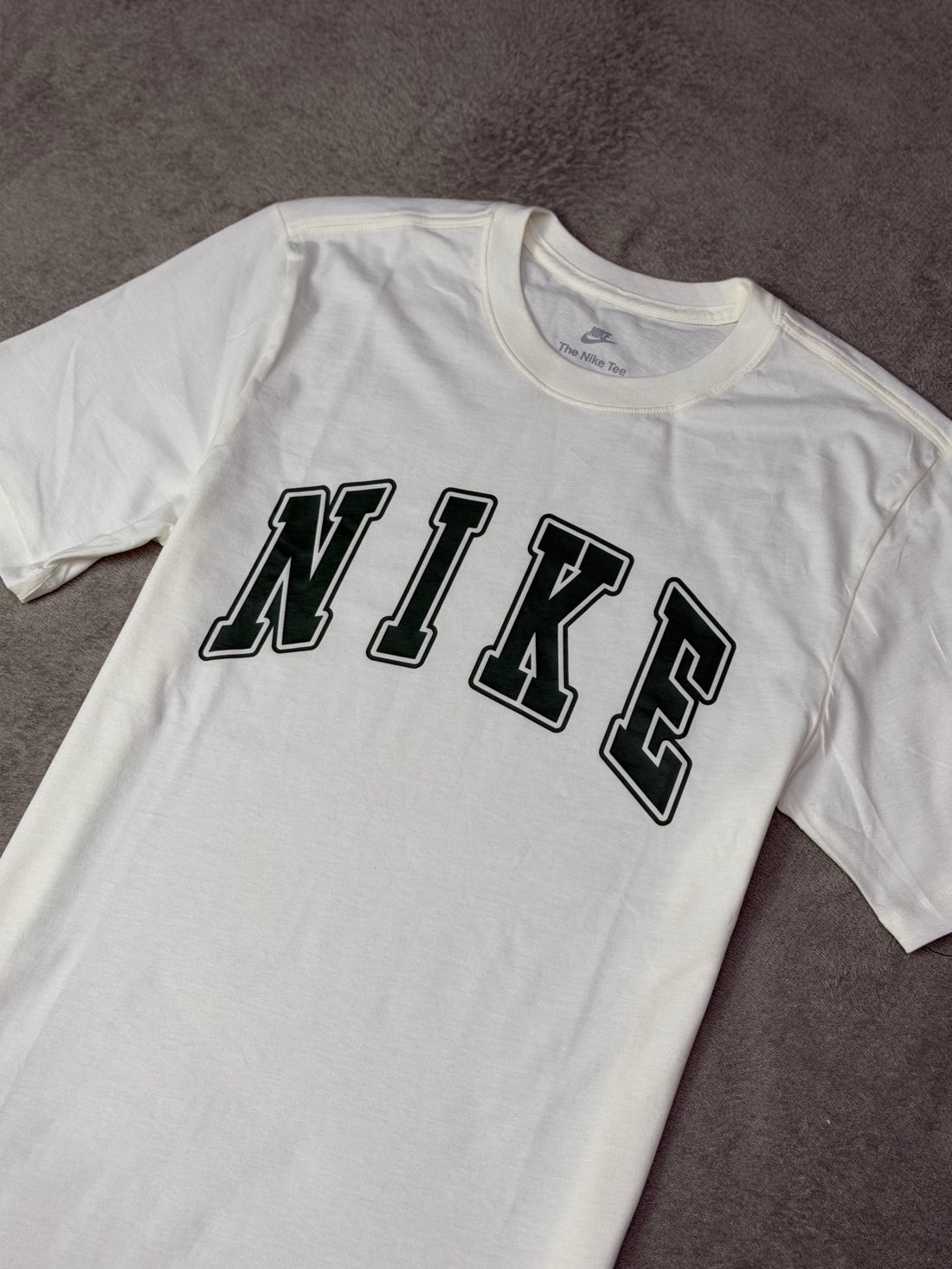 Camiseta Nike Old School