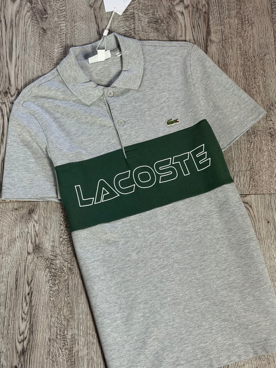 Polo Lacoste Letreiro
