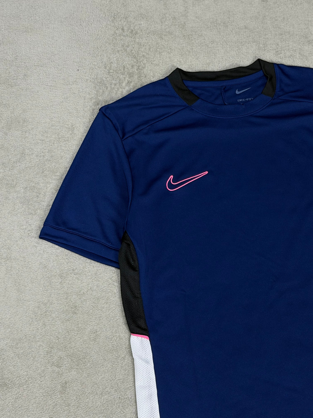 Camiseta Nike Academy 2026