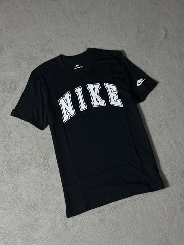 Camiseta Nike Old School