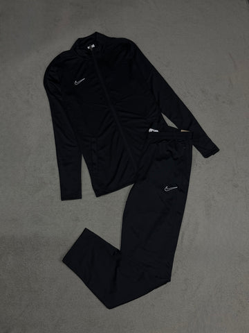 Conjunto Nike Academy 2023