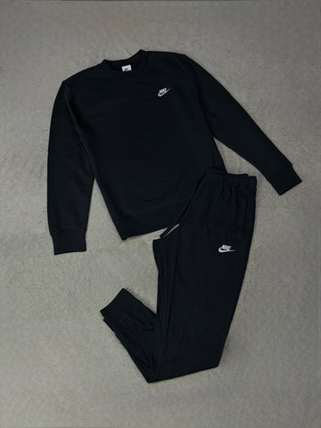 Conjunto Nike Club