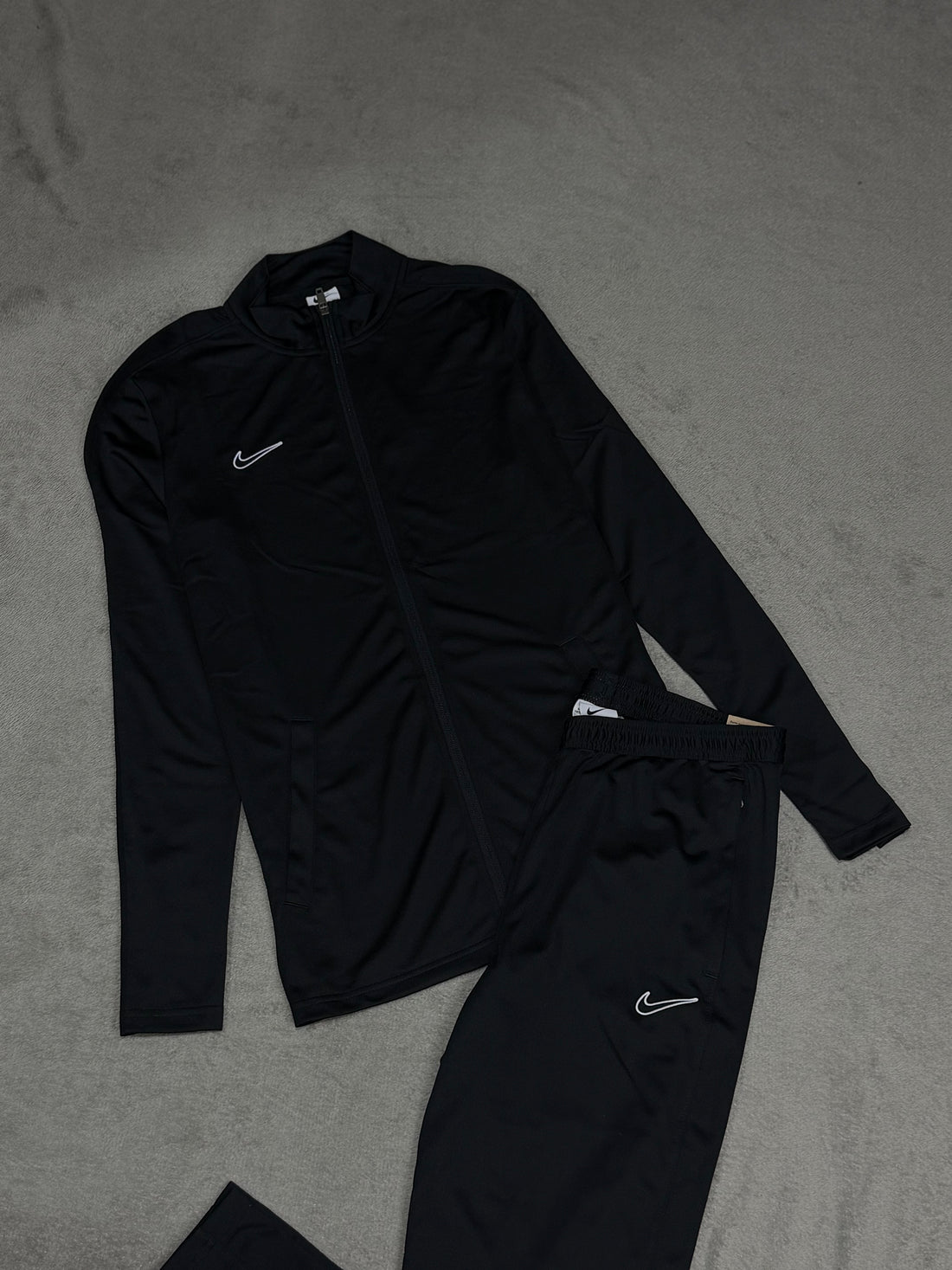 Conjunto Nike Academy 2023